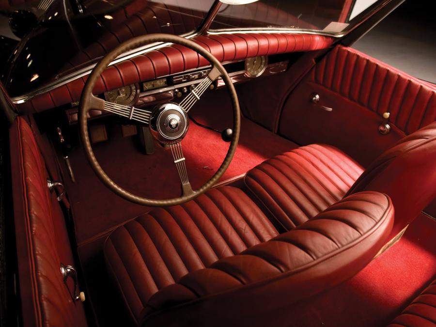  Packard Eight Convertible Victoria by Darrin 1938 года  (фото 12 из 17)